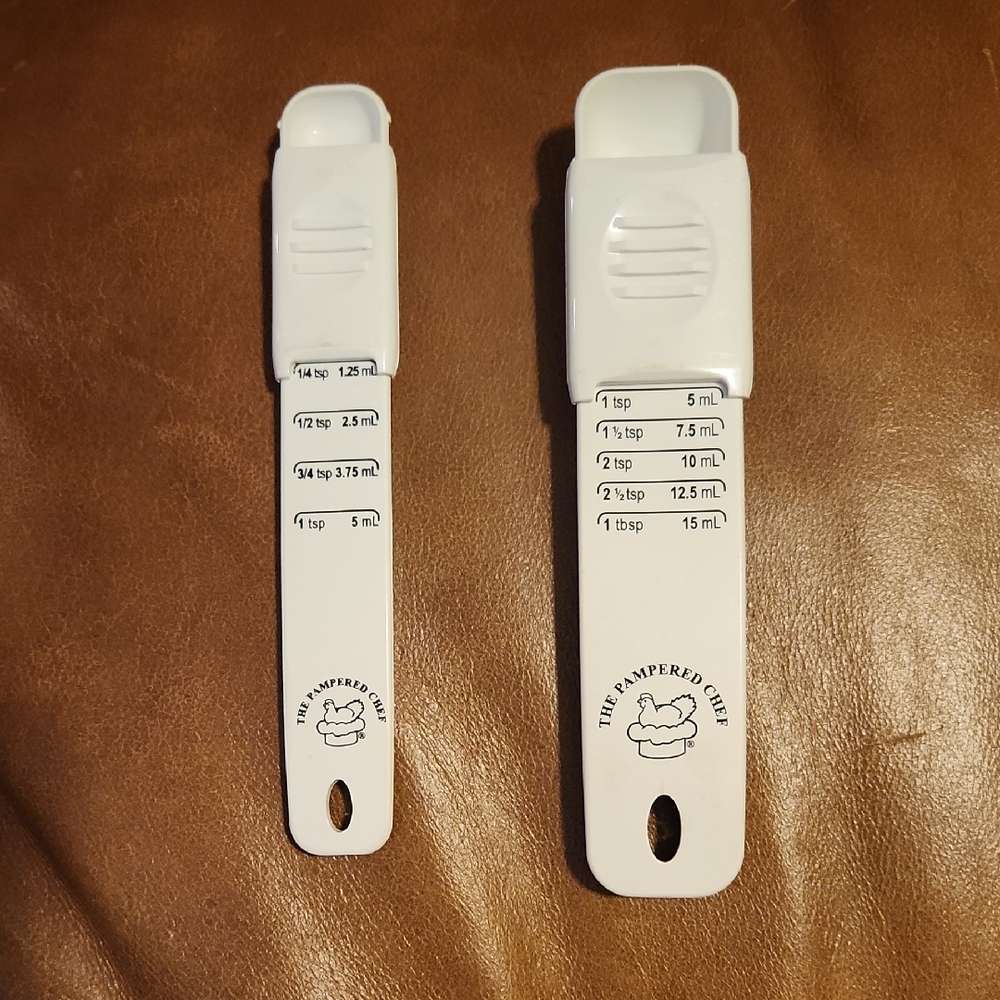 Set of 2 Pampered Chef Adjustable Measuring Spoons, Like New